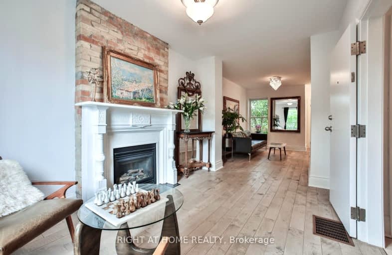 574 Crawford Street, Toronto | Image 1