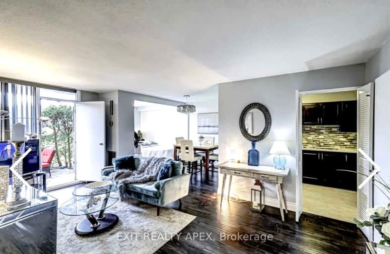 302-10 Edgecliff Golfway, Toronto | Image 1