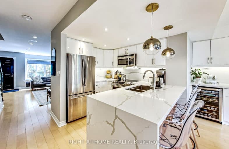 Th 36-208 Niagara Street, Toronto | Image 1