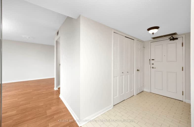 522-255 The Donway West, Toronto | Image 1