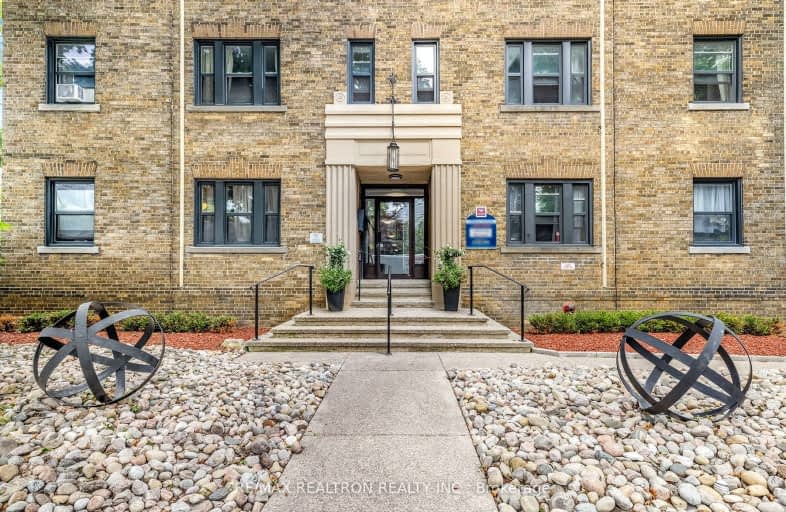 04-1 Mallory Gardens, Toronto | Image 1