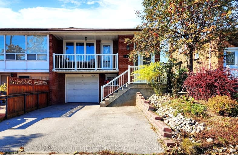 225 Shawnee Circle, Toronto | Image 1