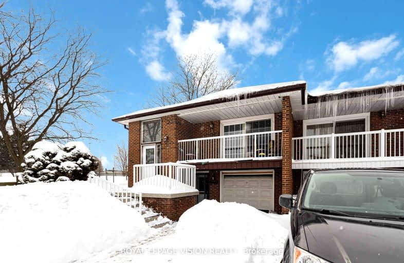 Lower-7 Snowhill Crescent, Toronto | Image 1