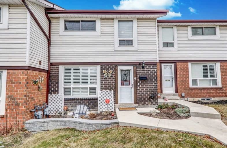 9 Groves Lane, Ajax | Image 1