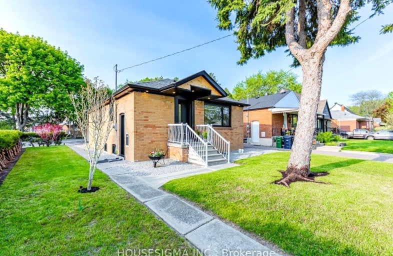 Lower-16 Boem Avenue, Toronto | Image 1