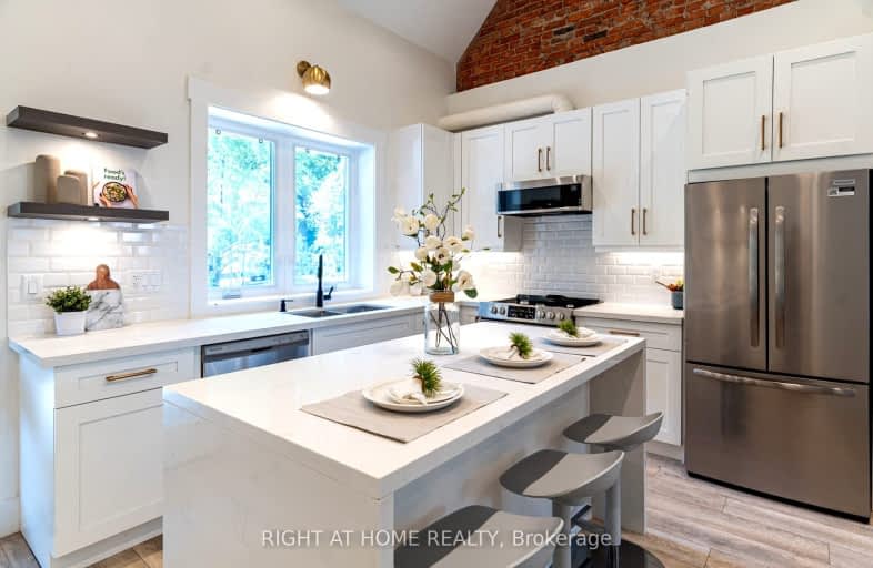 Upper-129 Kenilworth Avenue, Toronto | Image 1