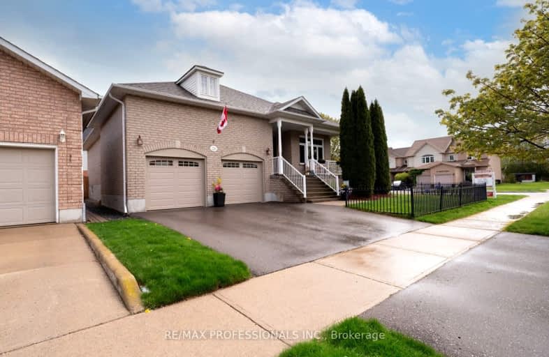 228 Richfield Square, Clarington | Image 1