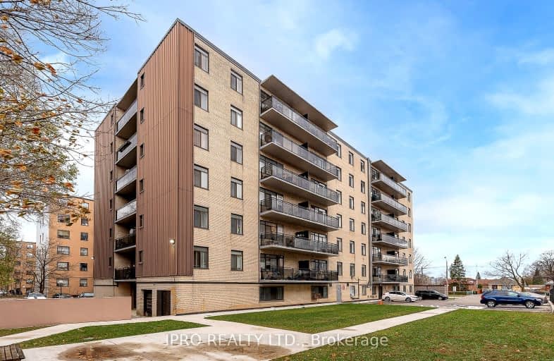 204-825 Kennedy Road, Toronto | Image 1