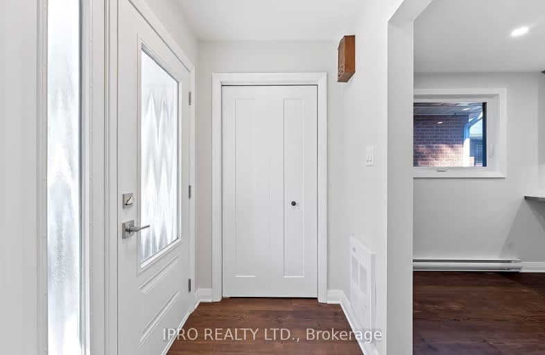 Upper-32 Gatesview Avenue, Toronto | Image 1