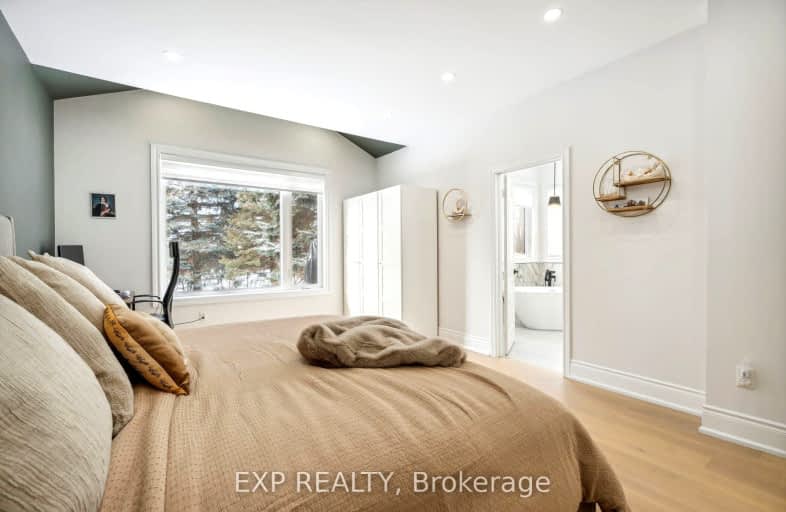 712 Foxcroft Boulevard, Newmarket | Image 1