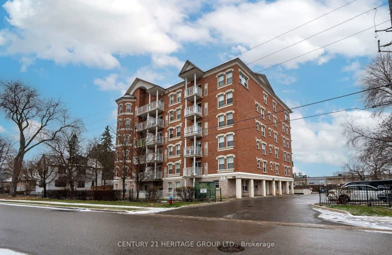 401-35 Hunt Avenue, Richmond Hill | Image 1