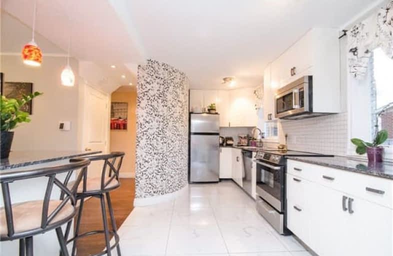 471 Oak Street, Newmarket | Image 1