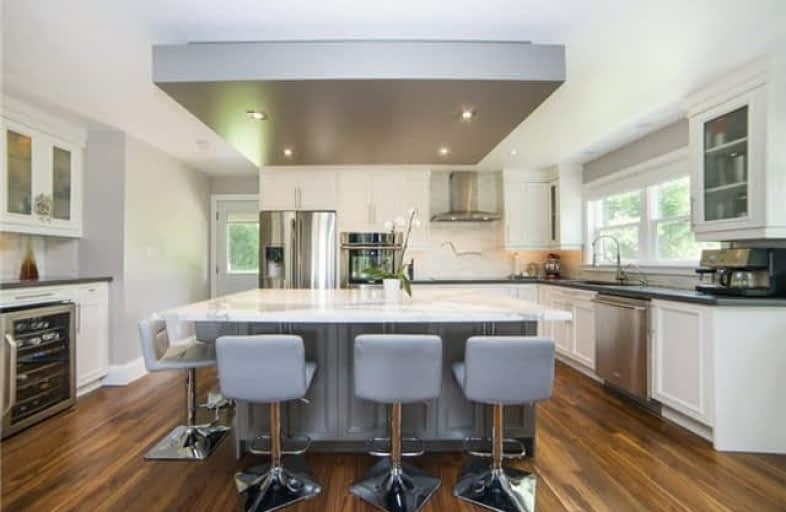 8020 King Road, King | Image 1