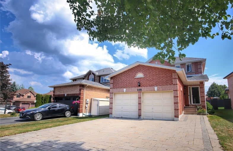 698 College Manor Drive, Newmarket | Image 1