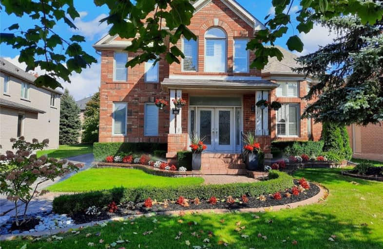 685 Foxcroft Boulevard, Newmarket | Image 1