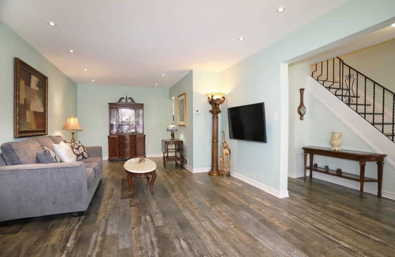 682 Mountview Place, Newmarket | Image 1