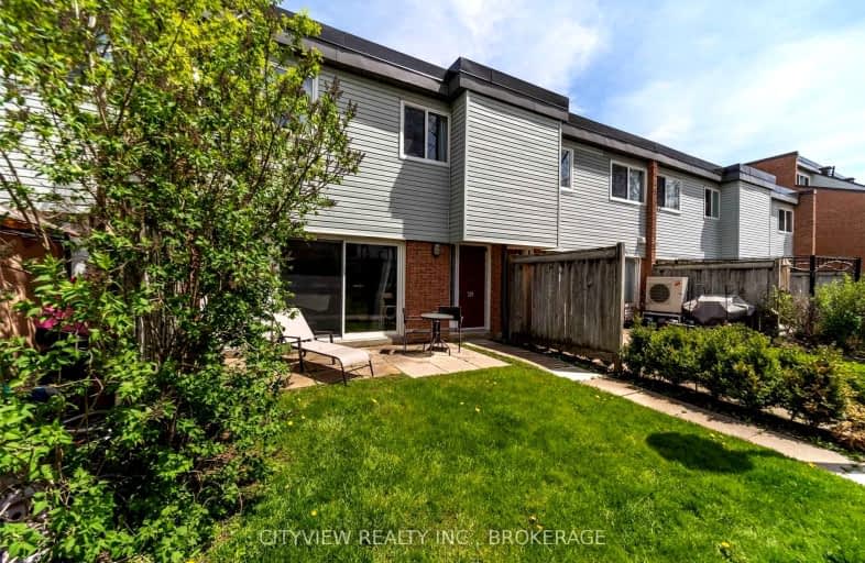 220 Milestone Crescent, Aurora | Image 1