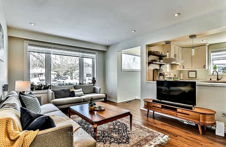 108 Willow Lane, Newmarket | Image 1