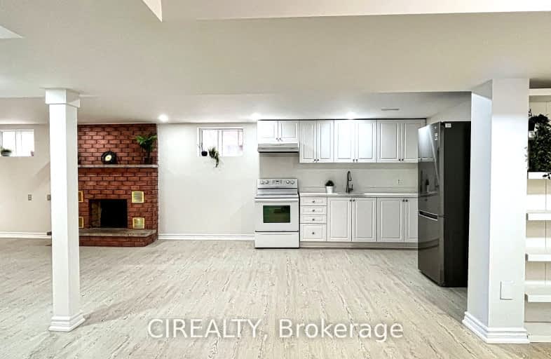 Lower-71 Findhorn Crescent, Vaughan | Image 1