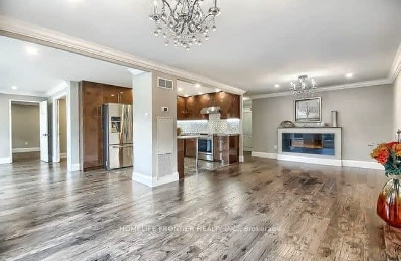 110-20 Harding Boulevard West, Richmond Hill | Image 1