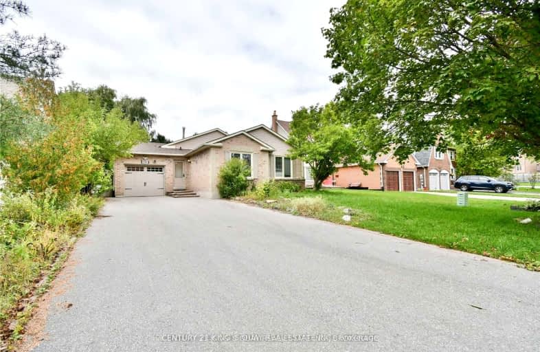 Lower-290 Glenway Circle, Newmarket | Image 1