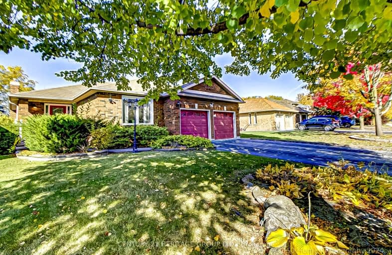 741 College Manor Drive, Newmarket | Image 1