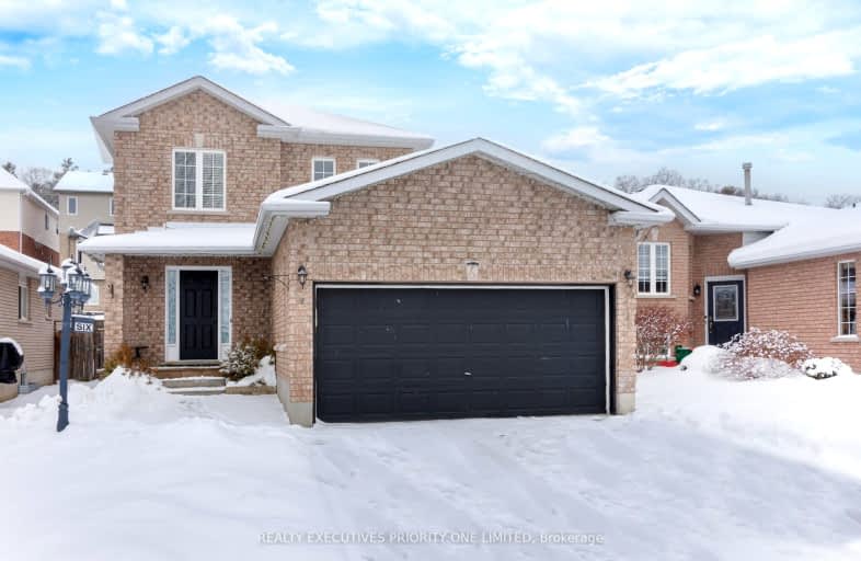 6 Bird Street, Barrie | Image 1