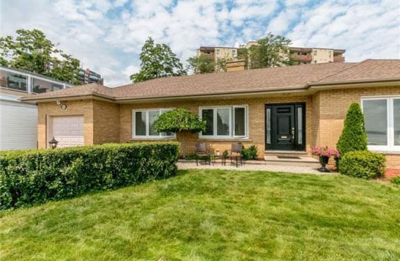 66 Kempenfelt Drive, Barrie | Image 1