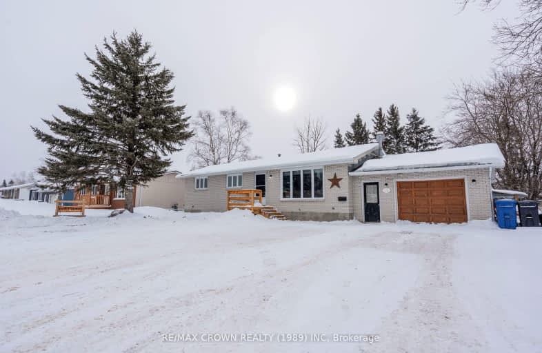 11 Hazel Street, Kapuskasing | Image 1