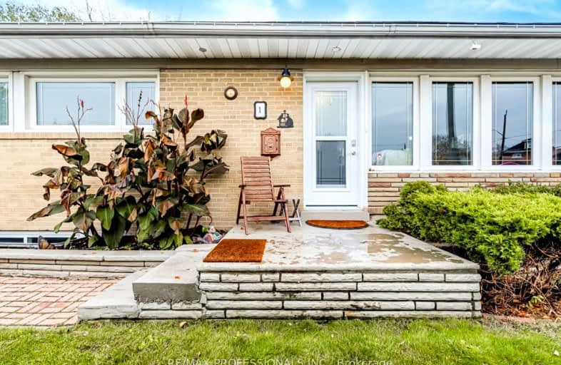 1 Pakenham Drive, Toronto | Image 1