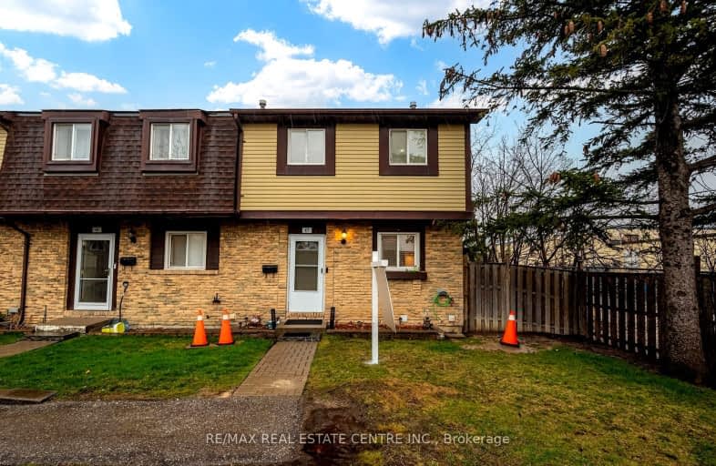 47-45 Hansen Road North, Brampton | Image 1