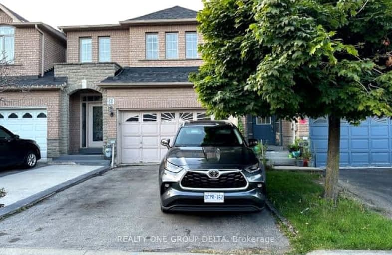 63 View Green Upper2BHK Crescent, Toronto | Image 1