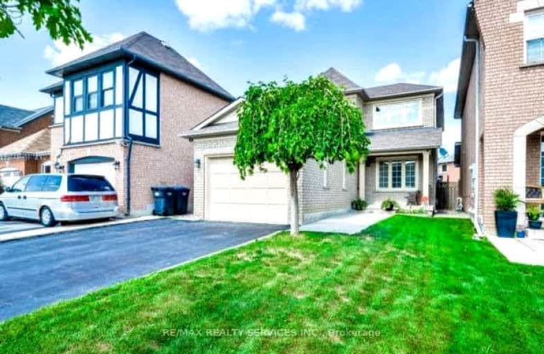 15 Chipmunk Crescent, Brampton | Image 1