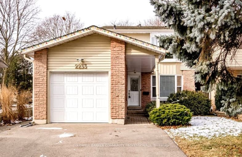 2233 Middlesmoor Crescent, Burlington | Image 1