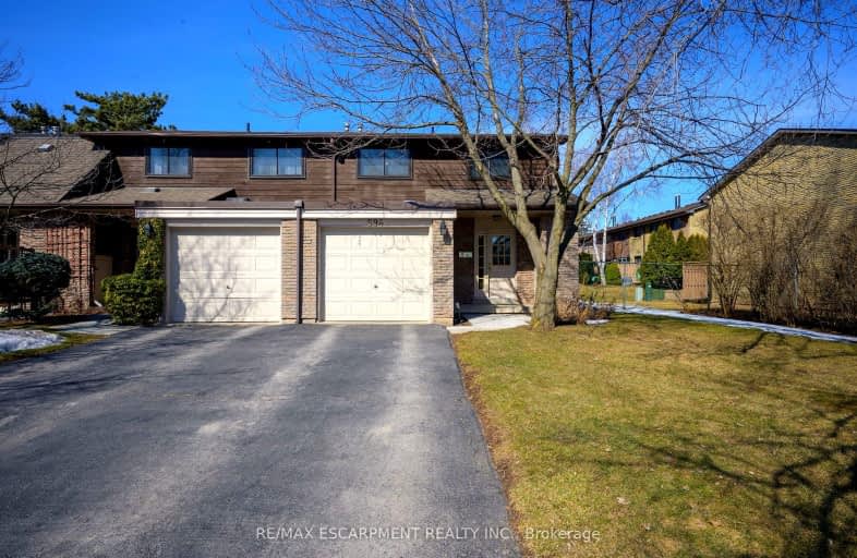 594 Forestwood Crescent, Burlington | Image 1