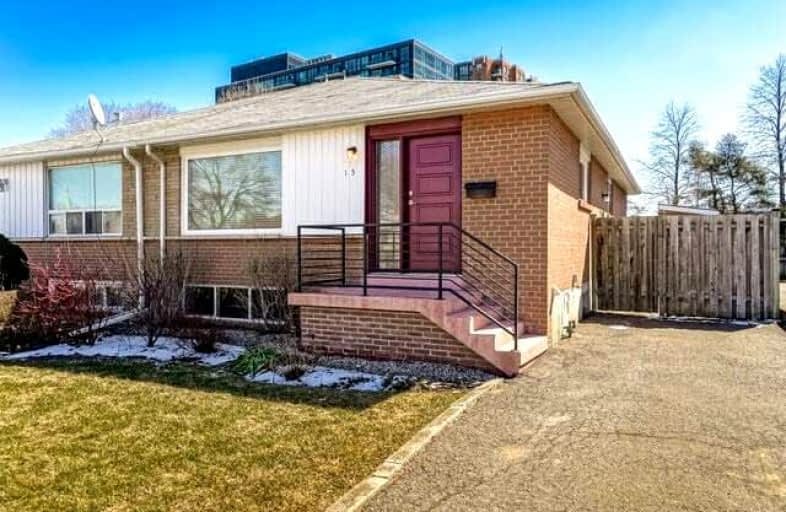 15 Avondale Boulevard, Brampton | Image 1