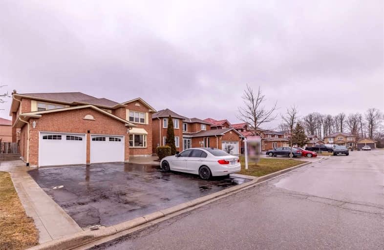 4 Woodbury Court, Brampton | Image 1