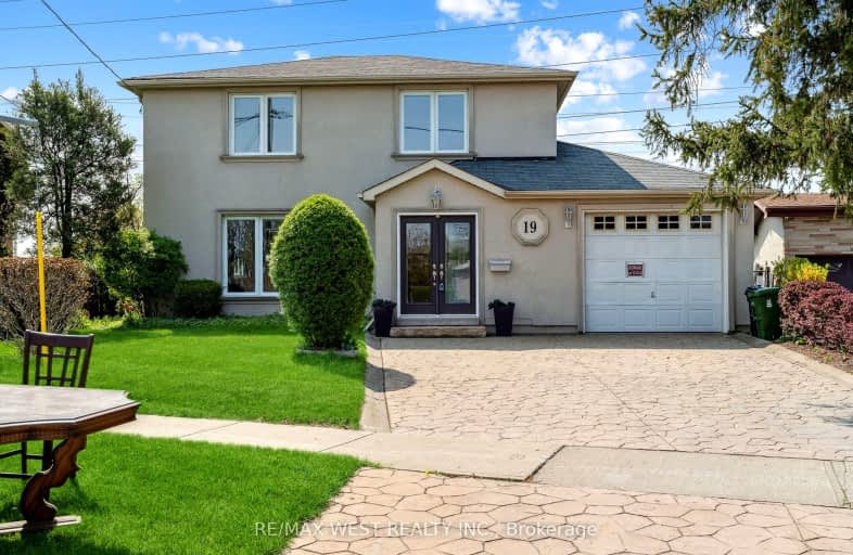 19 Wheatsheaf Crescent, Toronto | Image 1