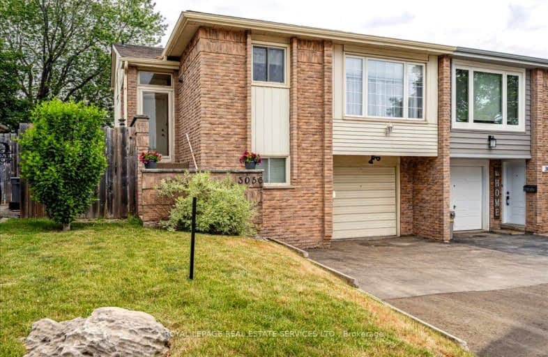 3056 Autumn Hill Crescent, Burlington | Image 1