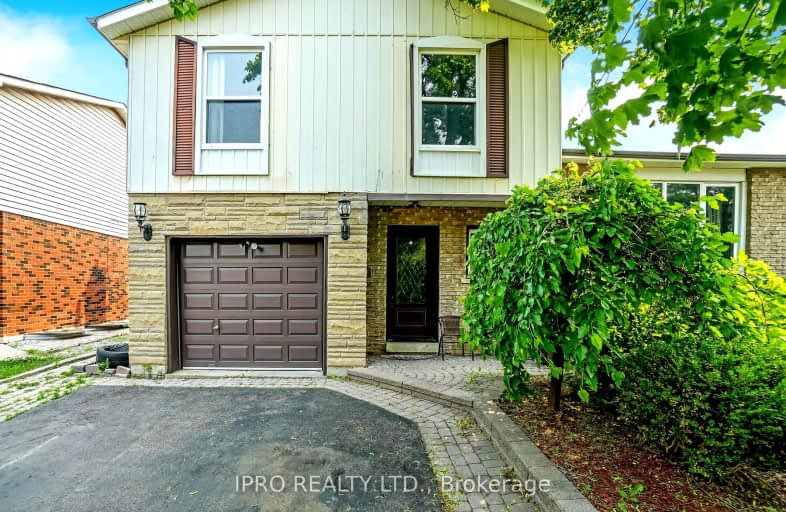 302 Centre Street North, Brampton | Image 1