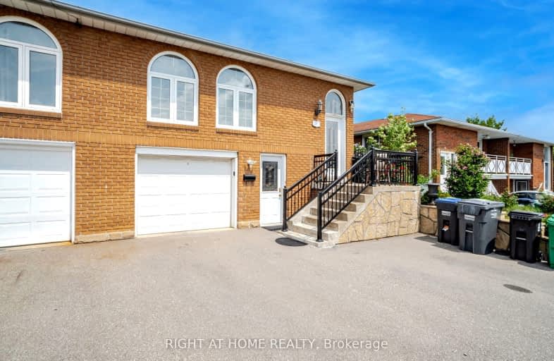 2565 Kingsberry Crescent, Mississauga | Image 1