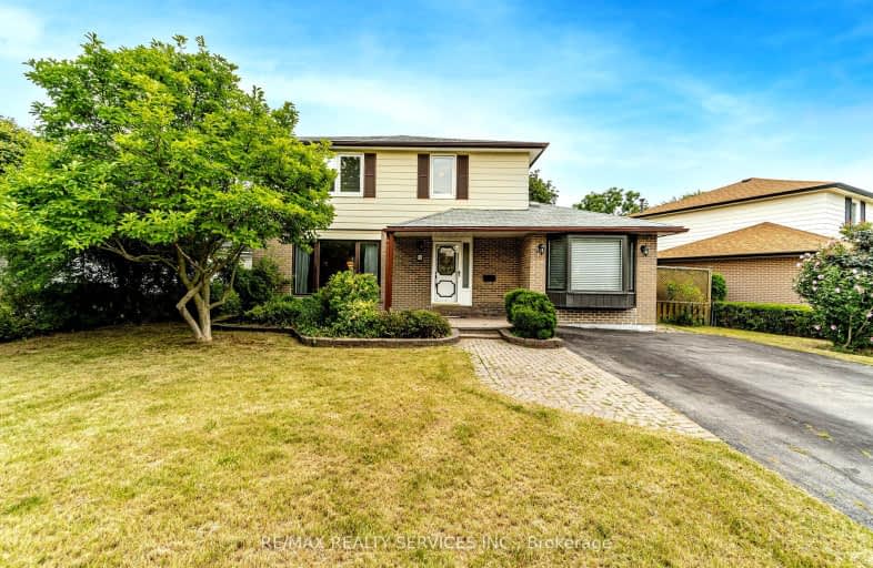 8 Drum Oak Crescent, Brampton | Image 1