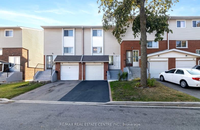 39 Sandringham Court, Brampton | Image 1