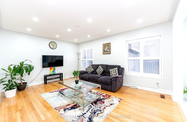 2 Clovercrest Drive, Brampton | Image 1