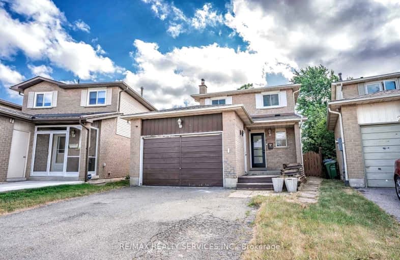 22 Newbridge Crescent, Brampton | Image 1