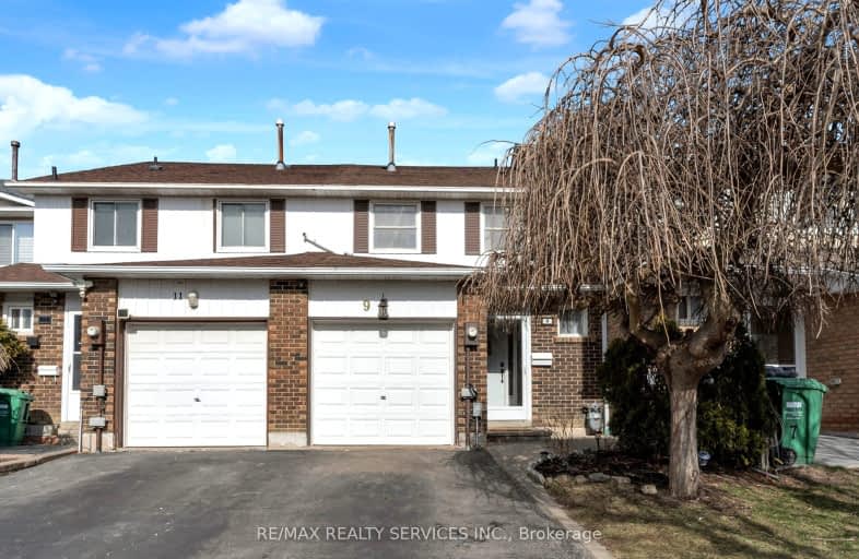 9 Rusthall Way, Brampton | Image 1