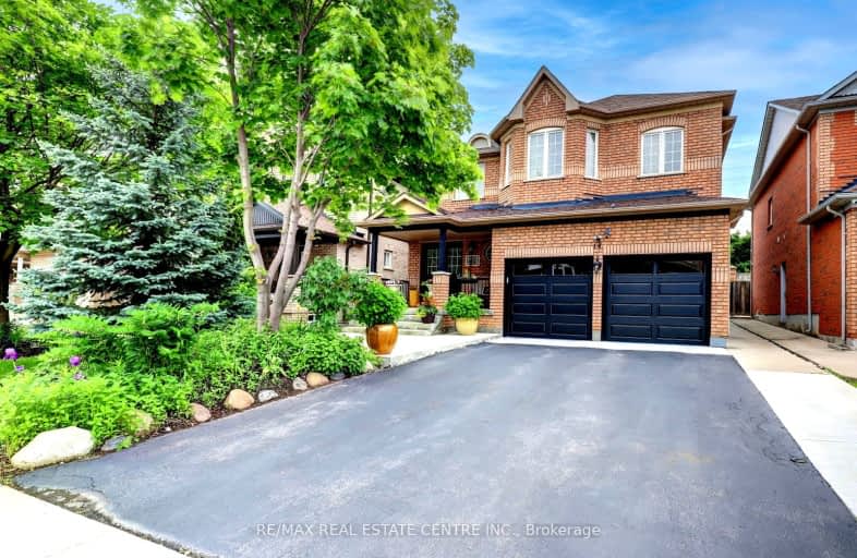 14 MASTERS GREEN Crescent, Brampton | Image 1