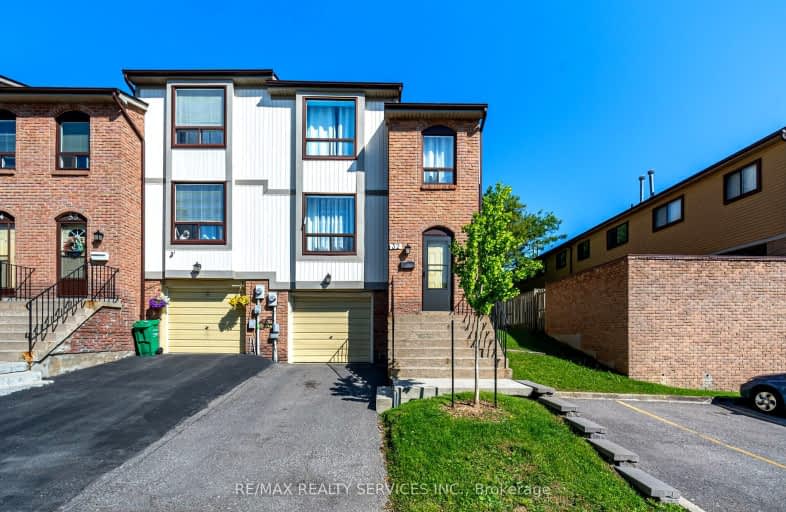 32-32 Mcmullen Crescent, Brampton | Image 1