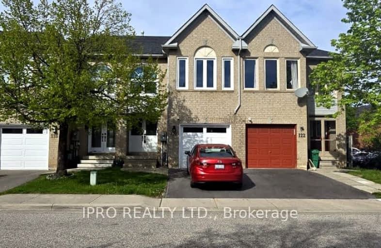 25-120 Goldenlight Circle, Brampton | Image 1