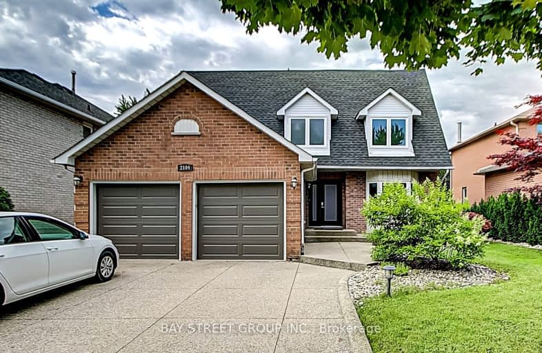 2104 Mayflower Boulevard, Oakville | Image 1